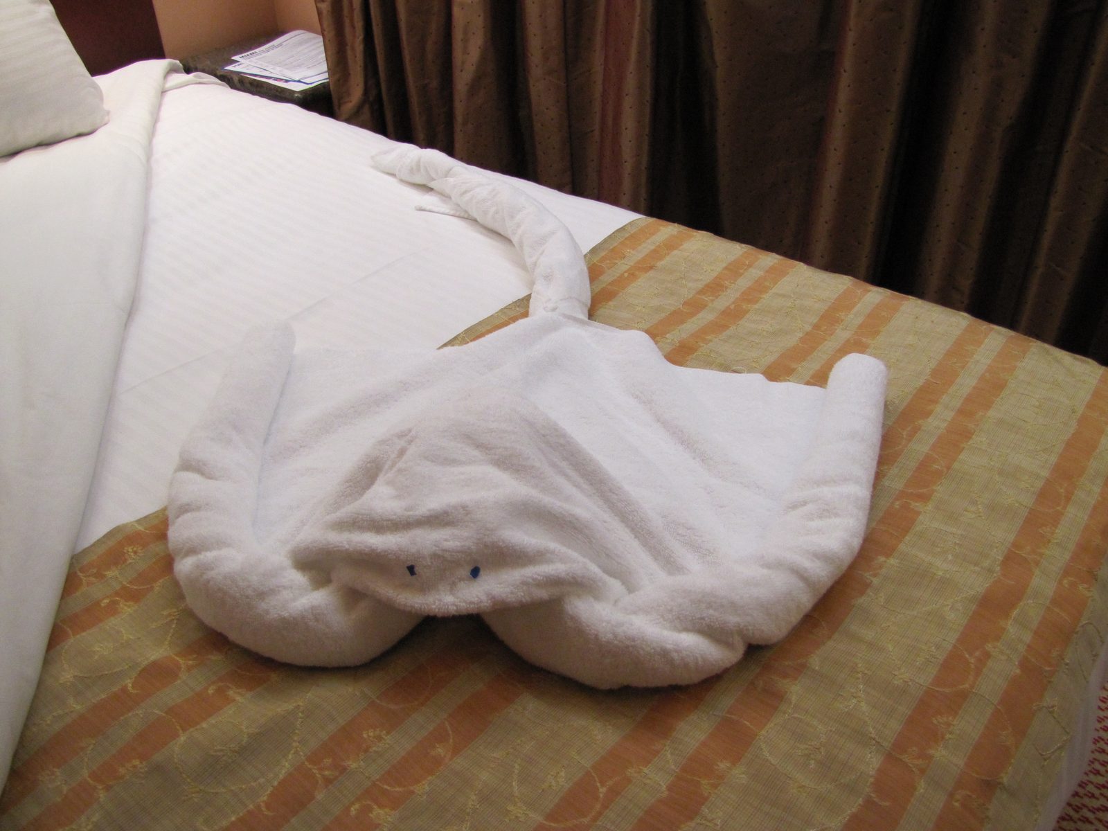 More towel art, a stingray this time