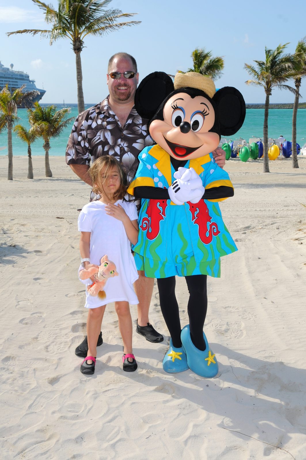 Lisa and me meet Minnie on the beach