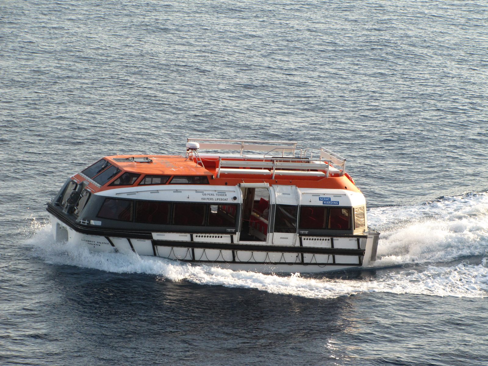 A tender boat heading in to Grand Cayman