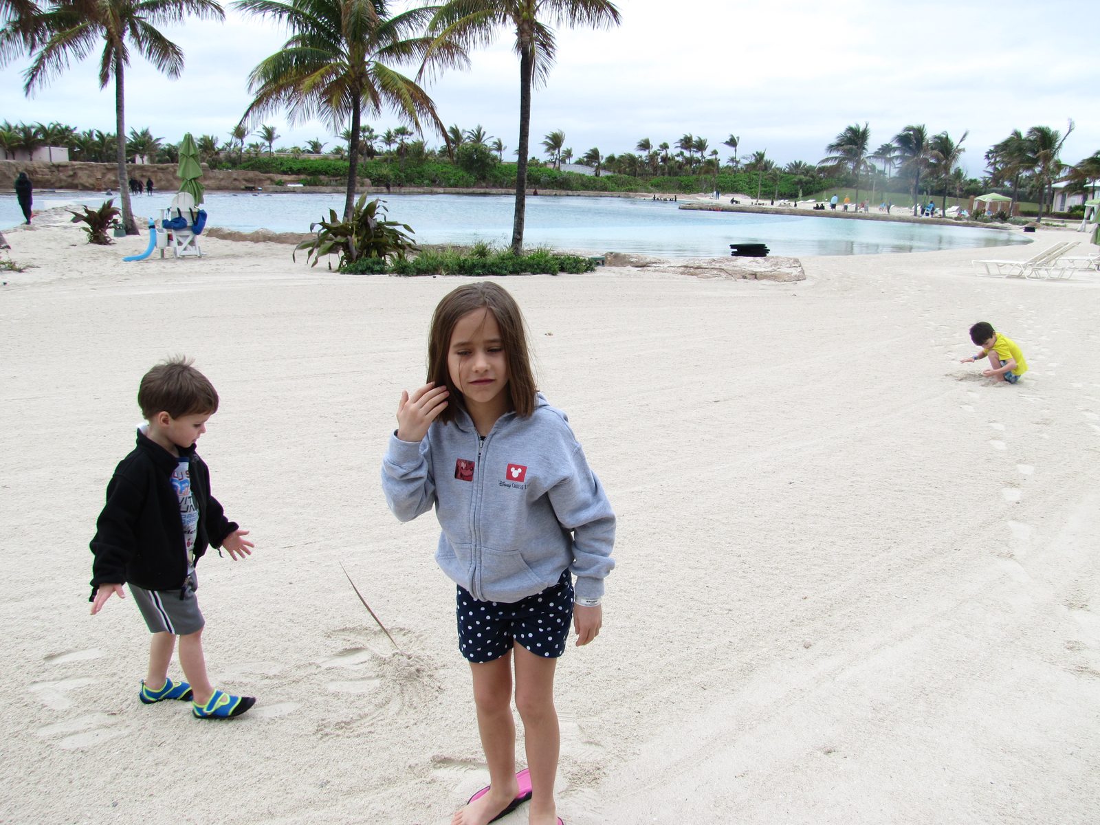 Thomas and Lisa bundled up on the beach at Atlantis