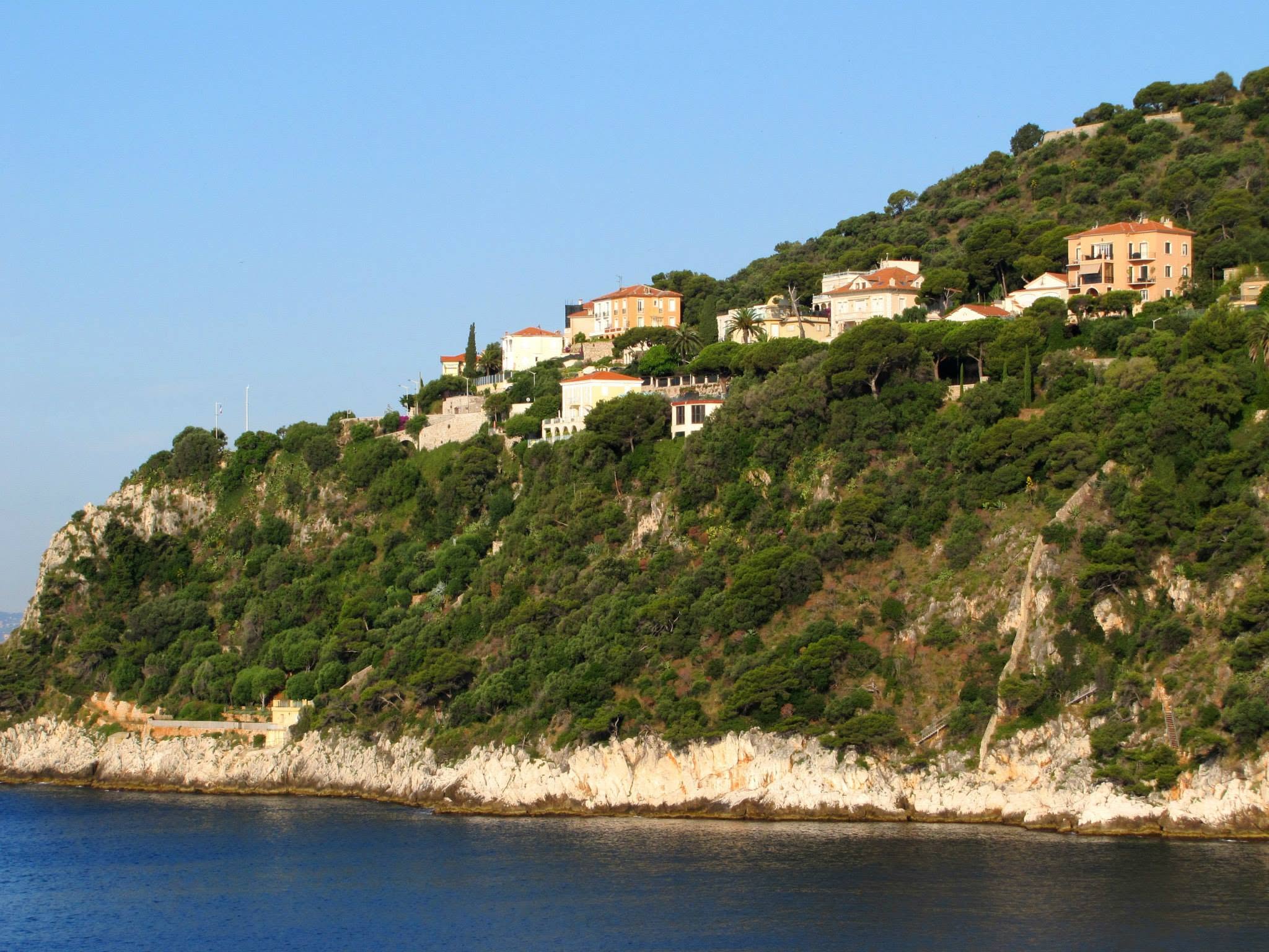 Sailing into Villefranche