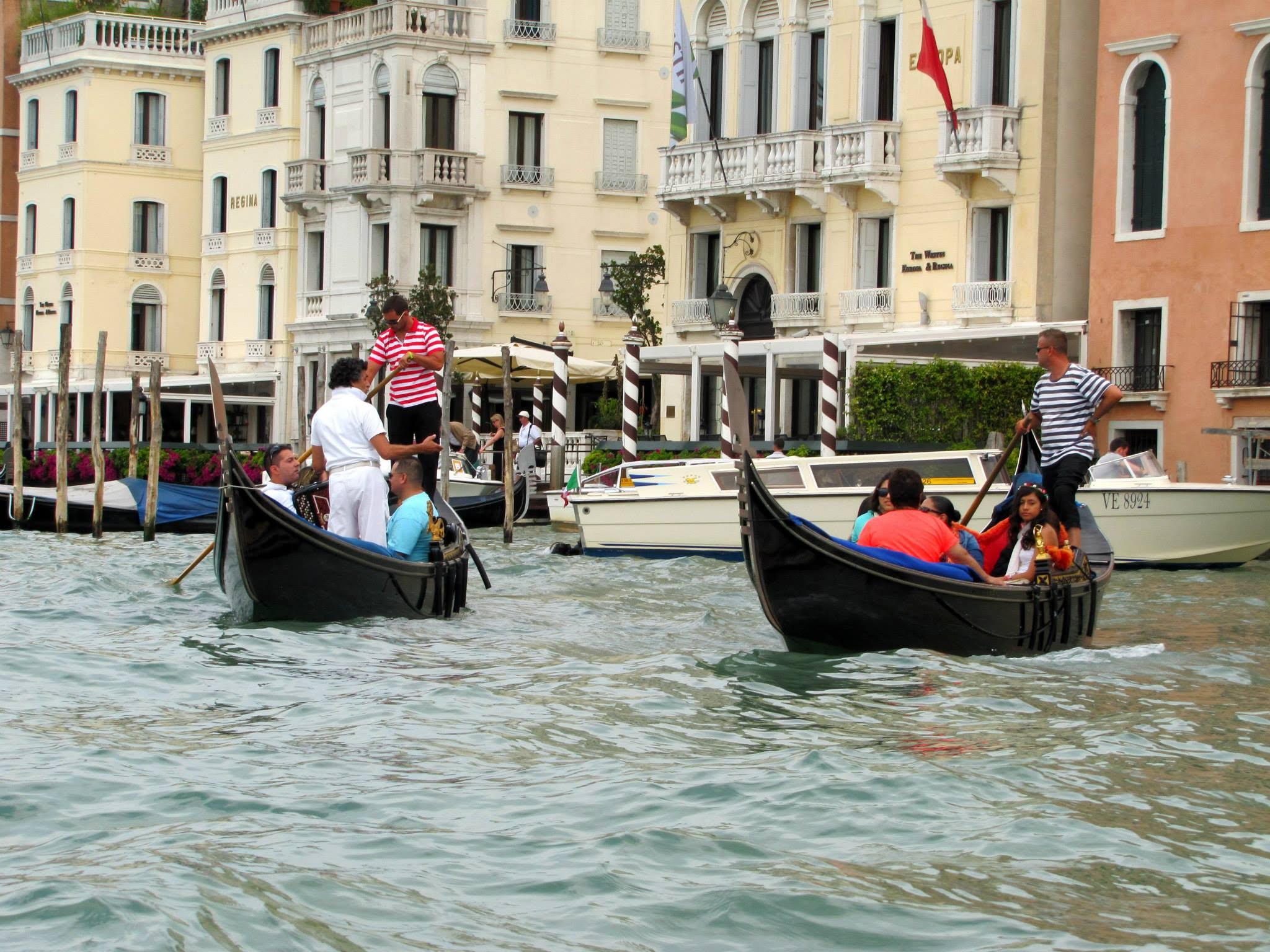 Passing other gondolas on the Grand Canal