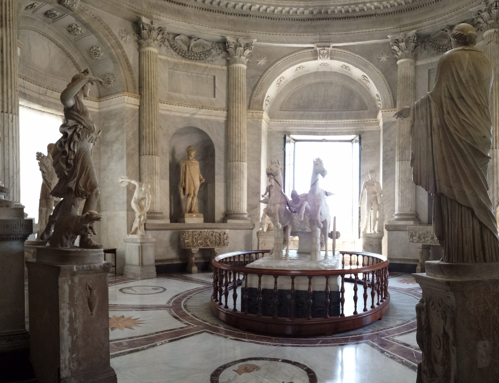 The round hall of statues