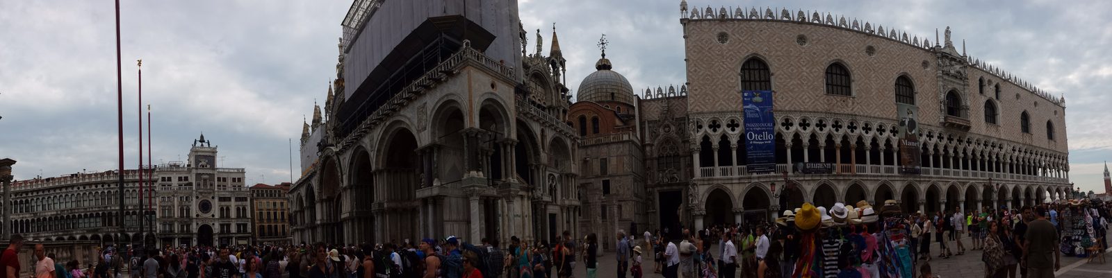 Crowds by the Doge's Palace