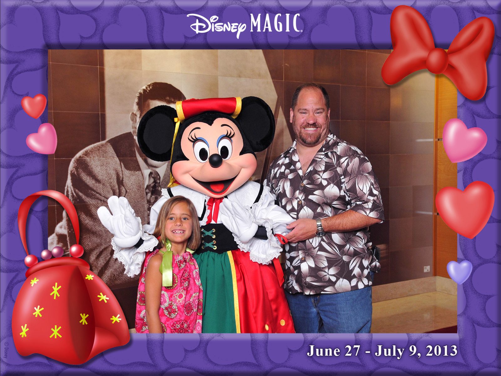 Lisa meets Minnie in her sailor dress