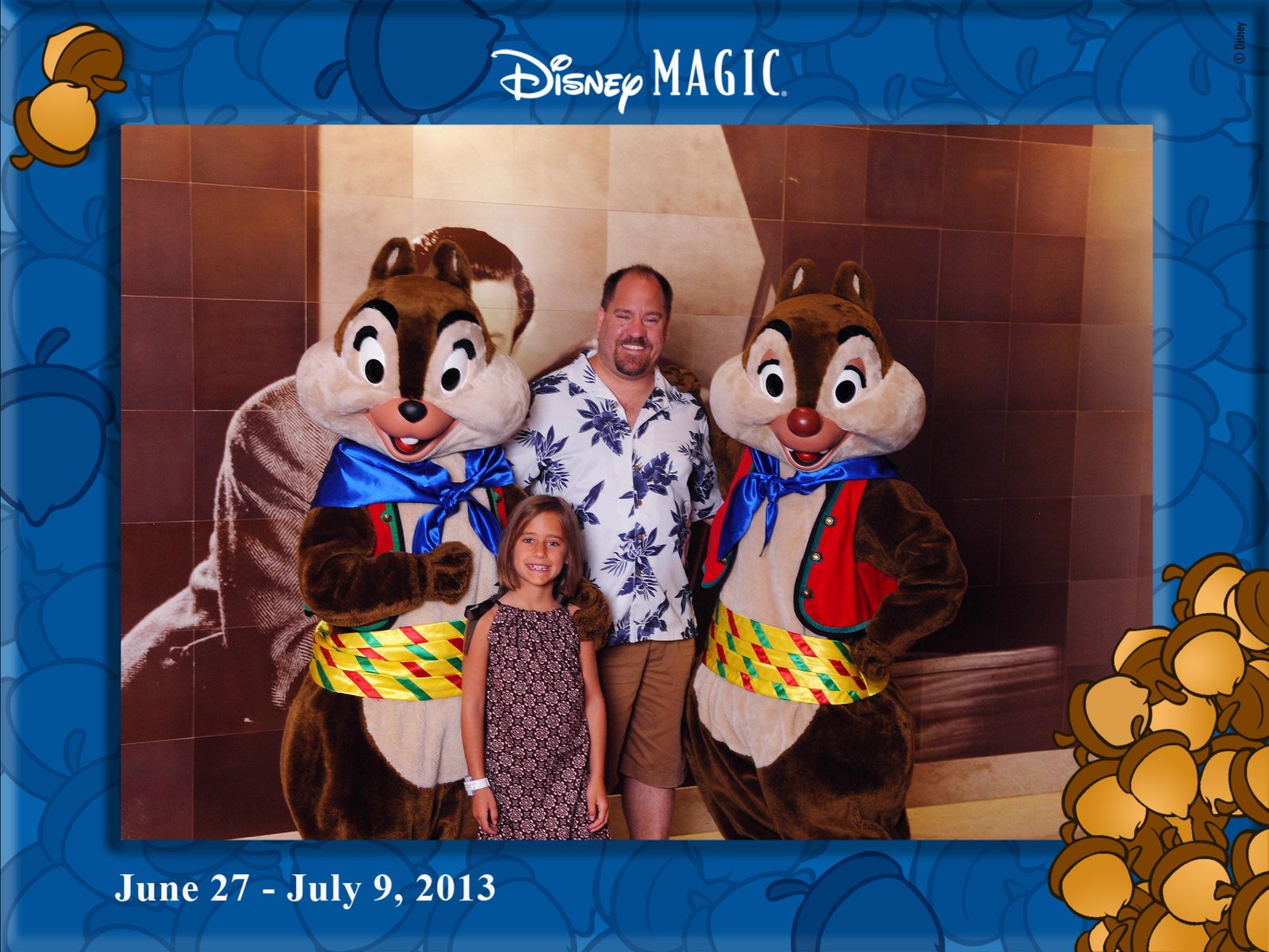 Lisa meets Chip and Dale