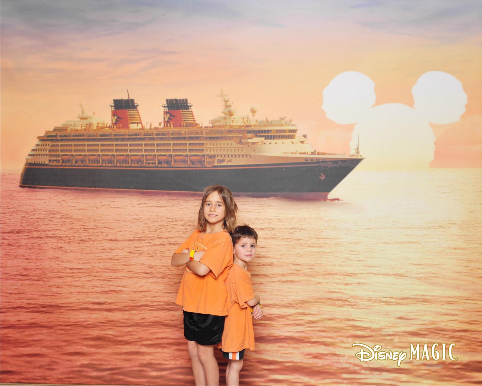 Lisa and Thomas back to back for the ship photographer