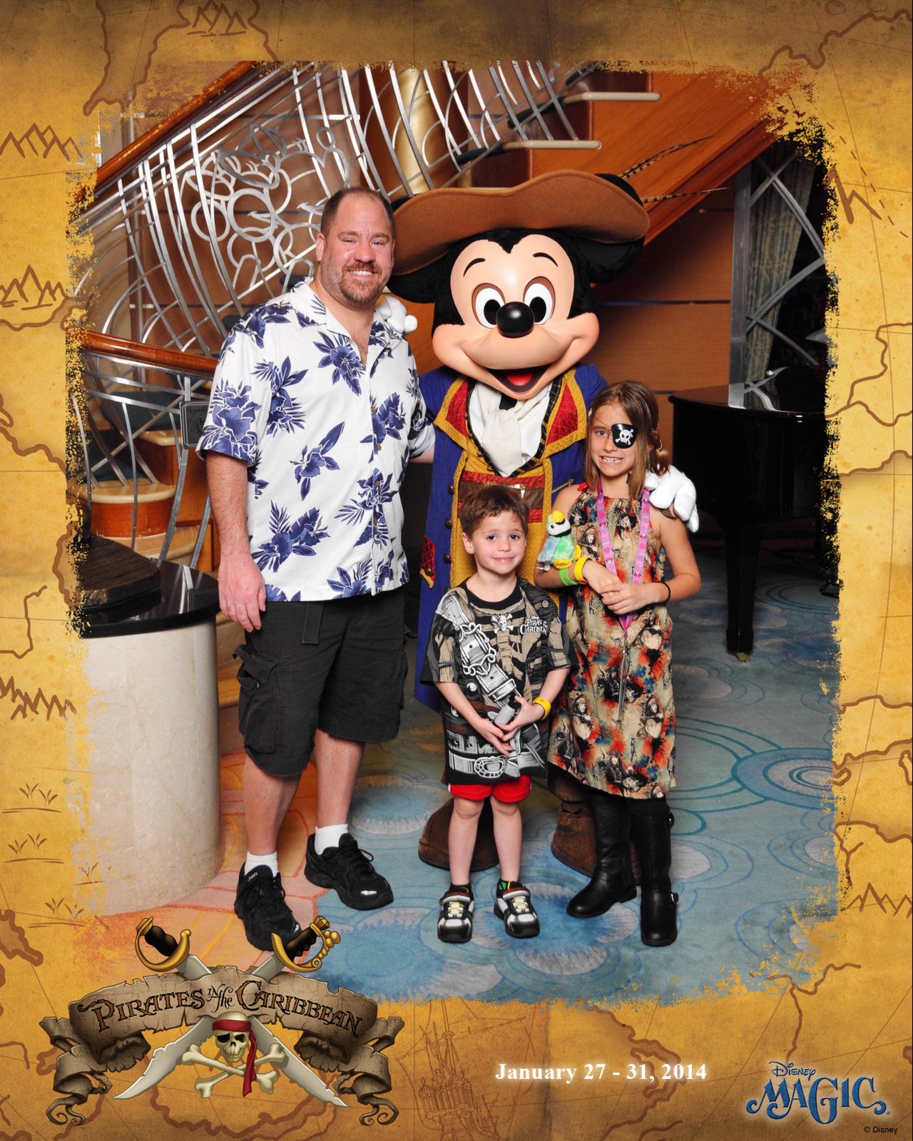 Lisa, Thomas and me with Mickey in pirate gear