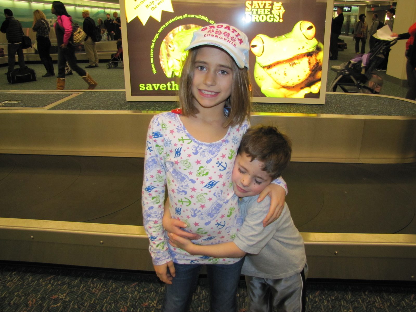 Lisa and Thomas at baggage claim in Orlando