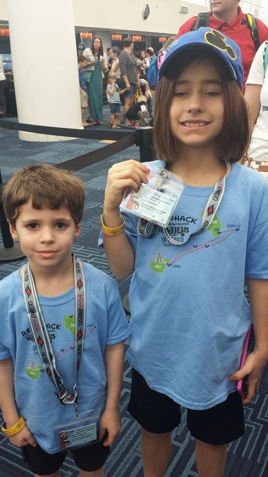 Thomas and Lisa in the Miami cruise terminal