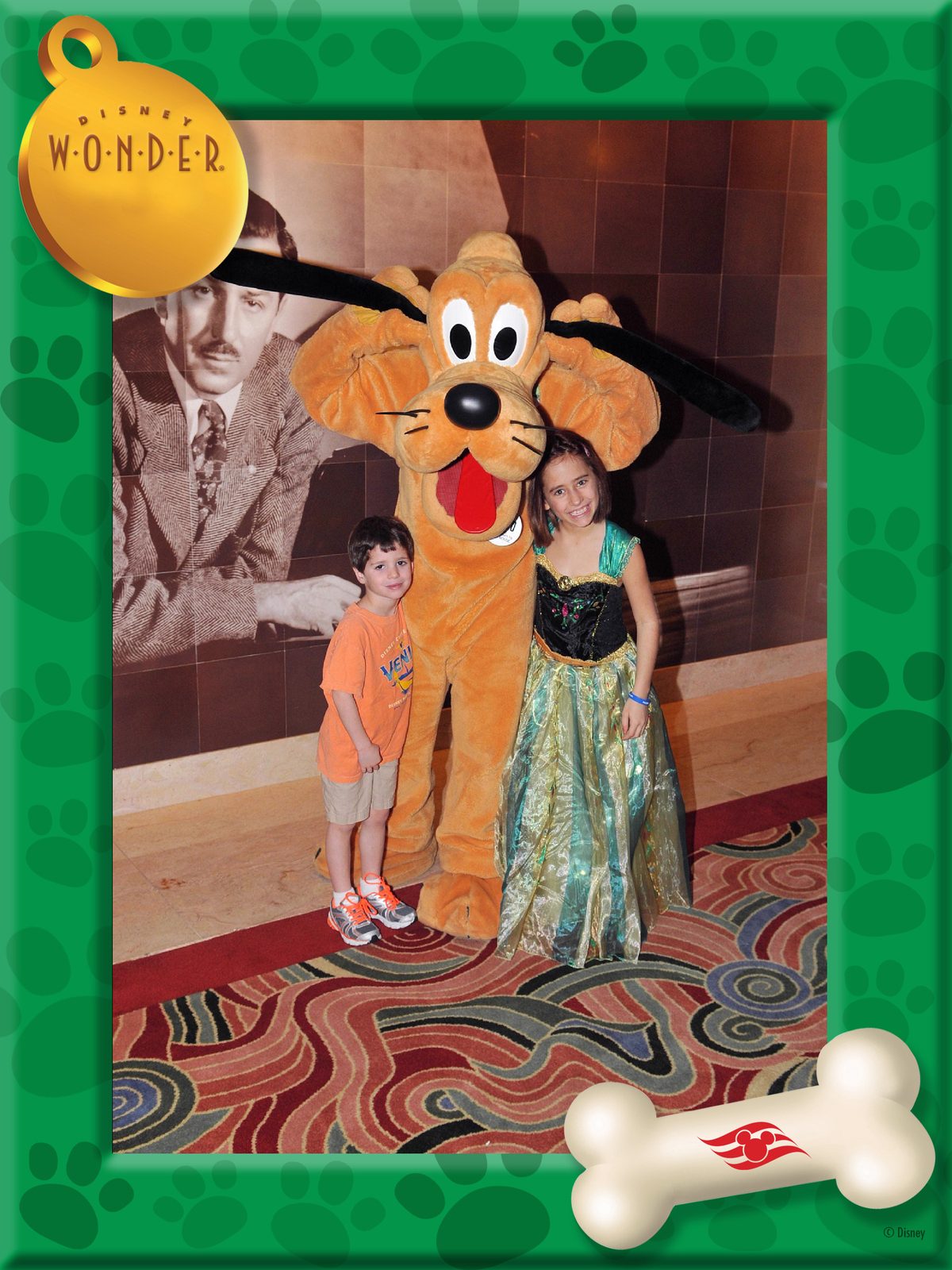 Thomas, Pluto and Lisa in her Anna dress