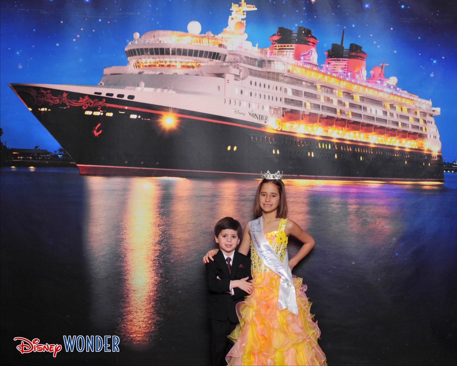Thomas and Lisa in front of the Wonder
