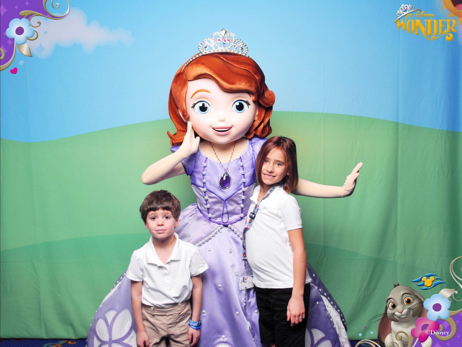 Lisa and Thomas meet Sofia the First