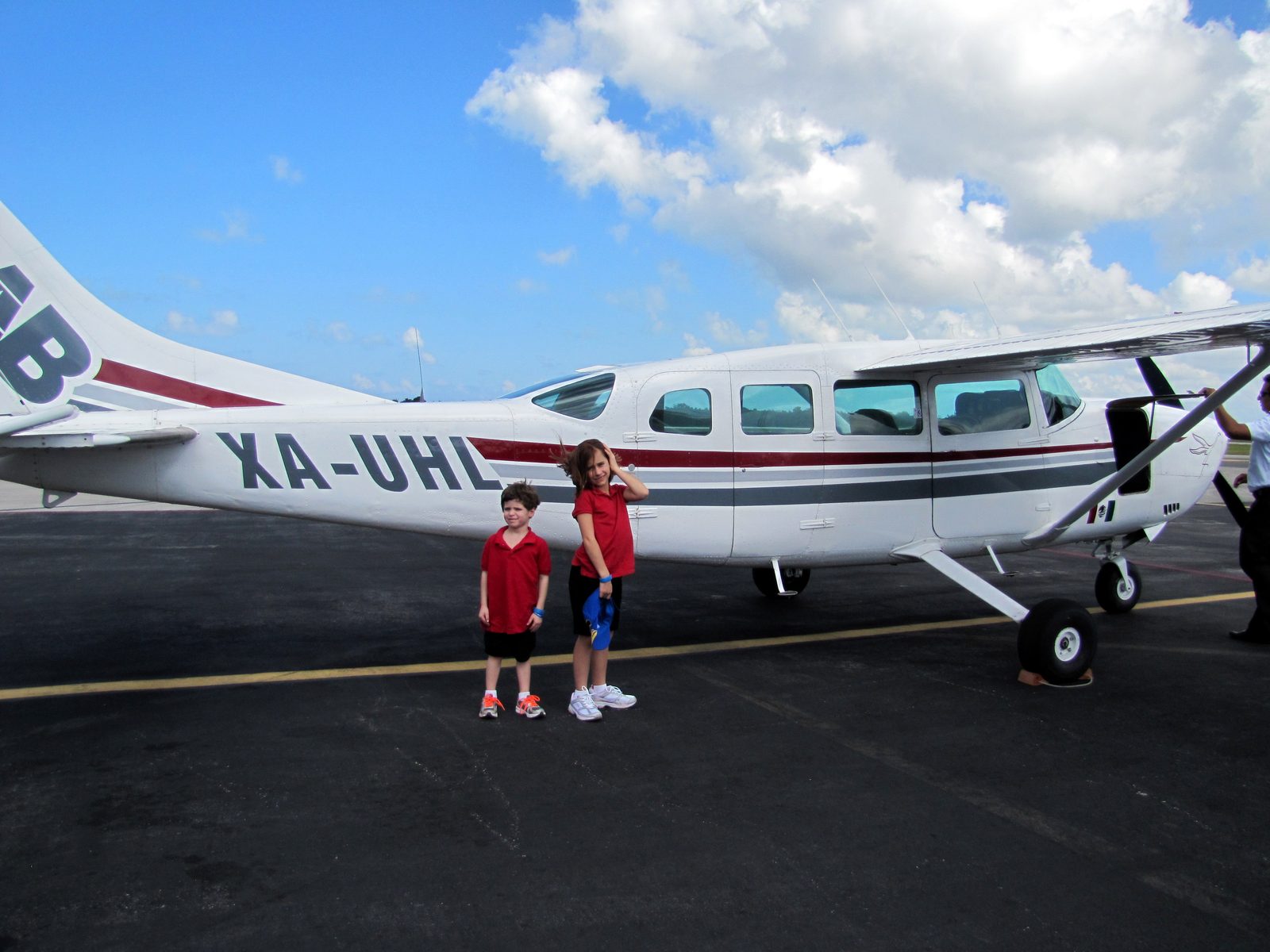 Thomas and Lisa by the Cessna, ready to head back