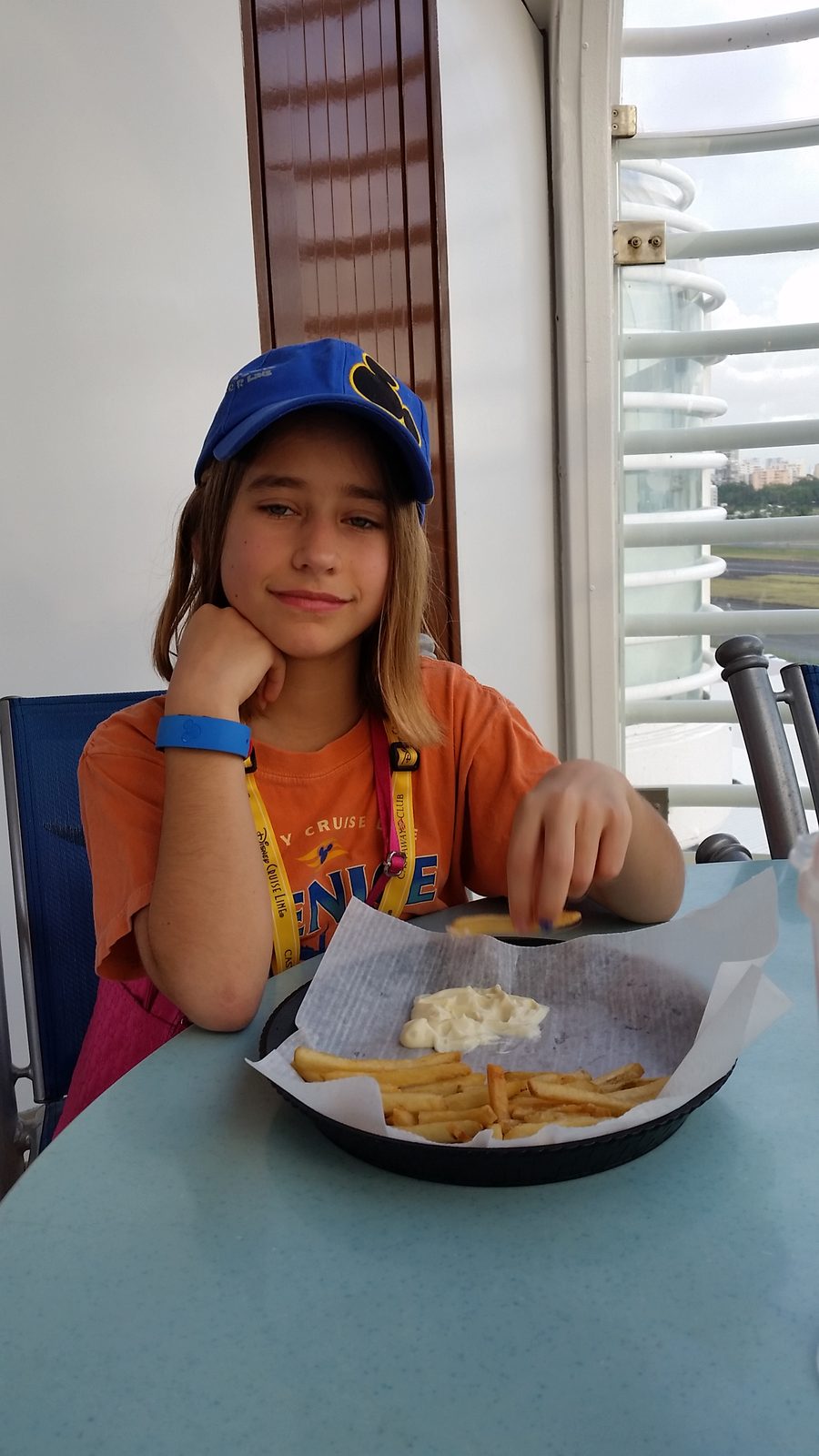 Lisa with fries on the Wonder