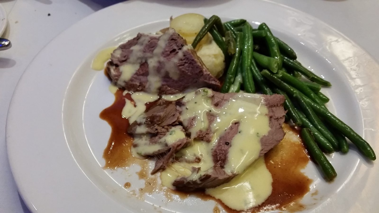 Roast beef at dinner on the Wonder