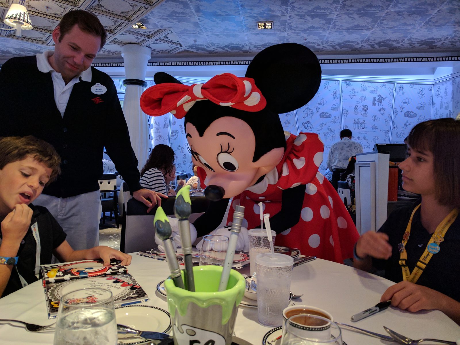 Thomas, Minnie Mouse and Lisa at the character breakfast