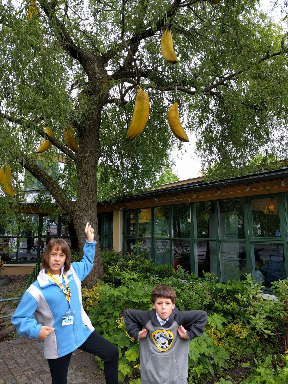 Lisa and Thomas under the banana tree at Junibacken