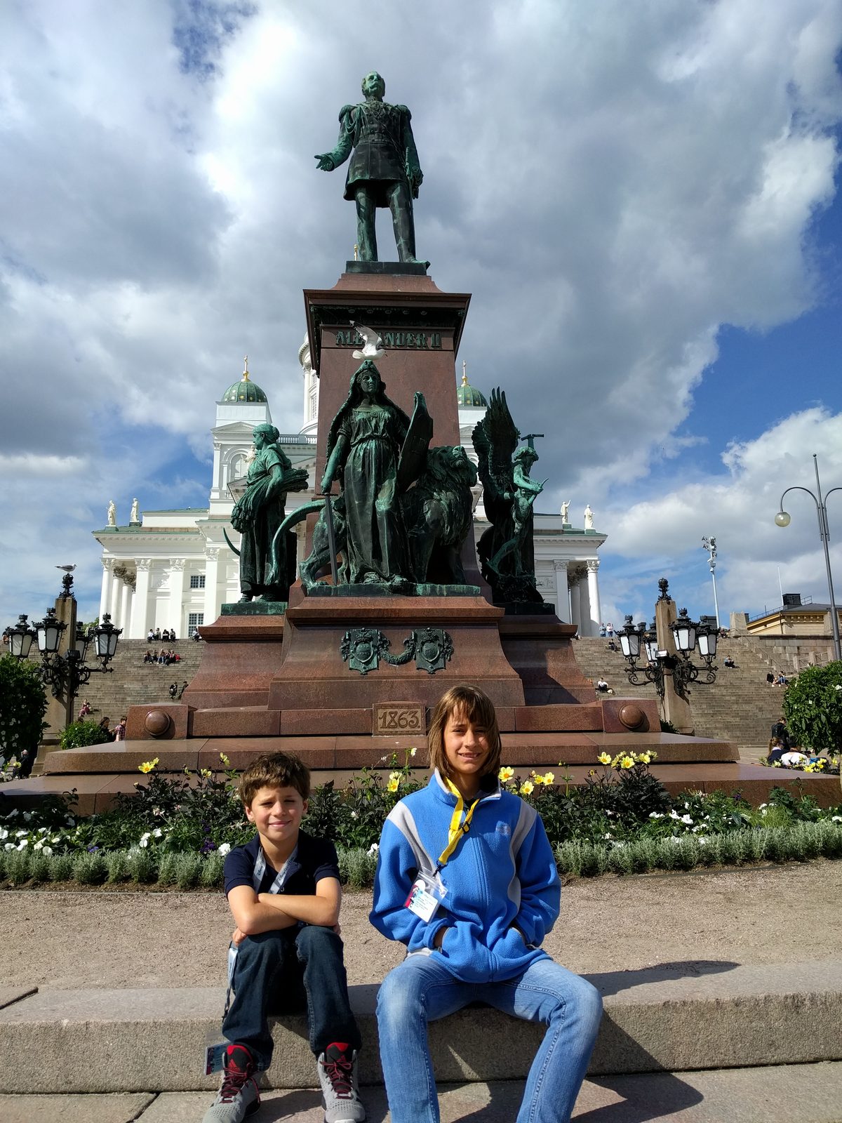 Thomas and Lisa on Senate Square in Helsinki
