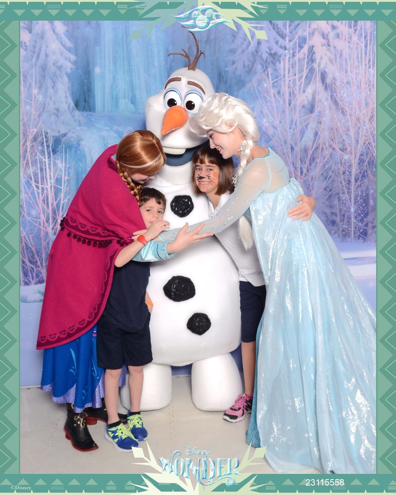 Anna, Thomas, Olaf, Lisa and Elsa on the Wonder