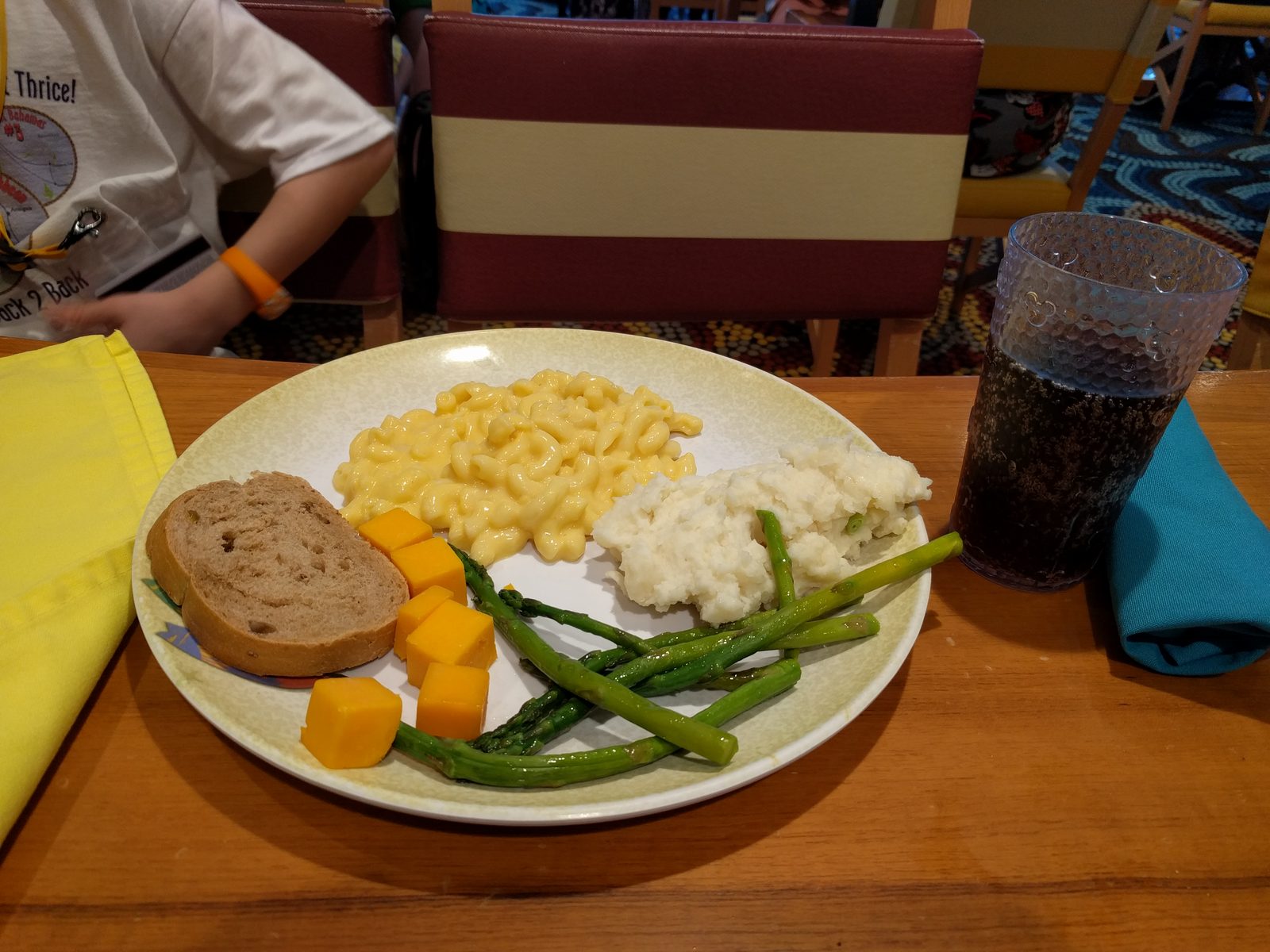 Mac and cheese, our first lunch aboard