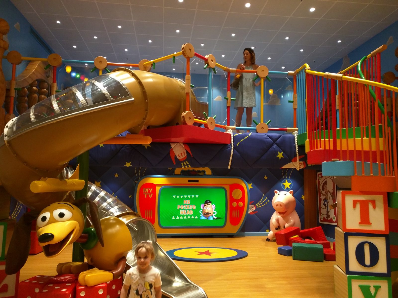 Touring the Oceaneer Club's Toy Story playroom