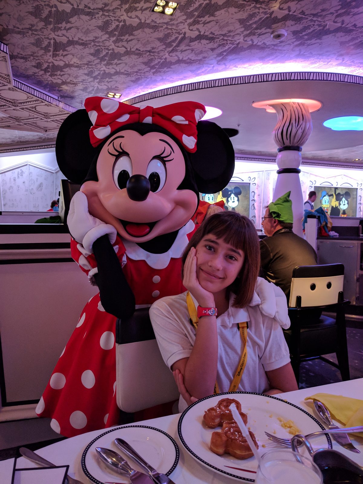 Lisa with Minnie at breakfast on the Wonder