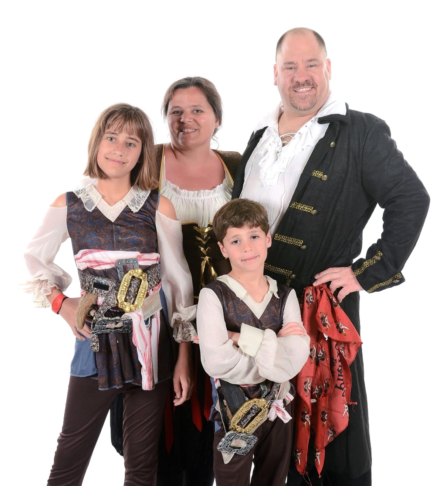 The whole family dressed as pirates