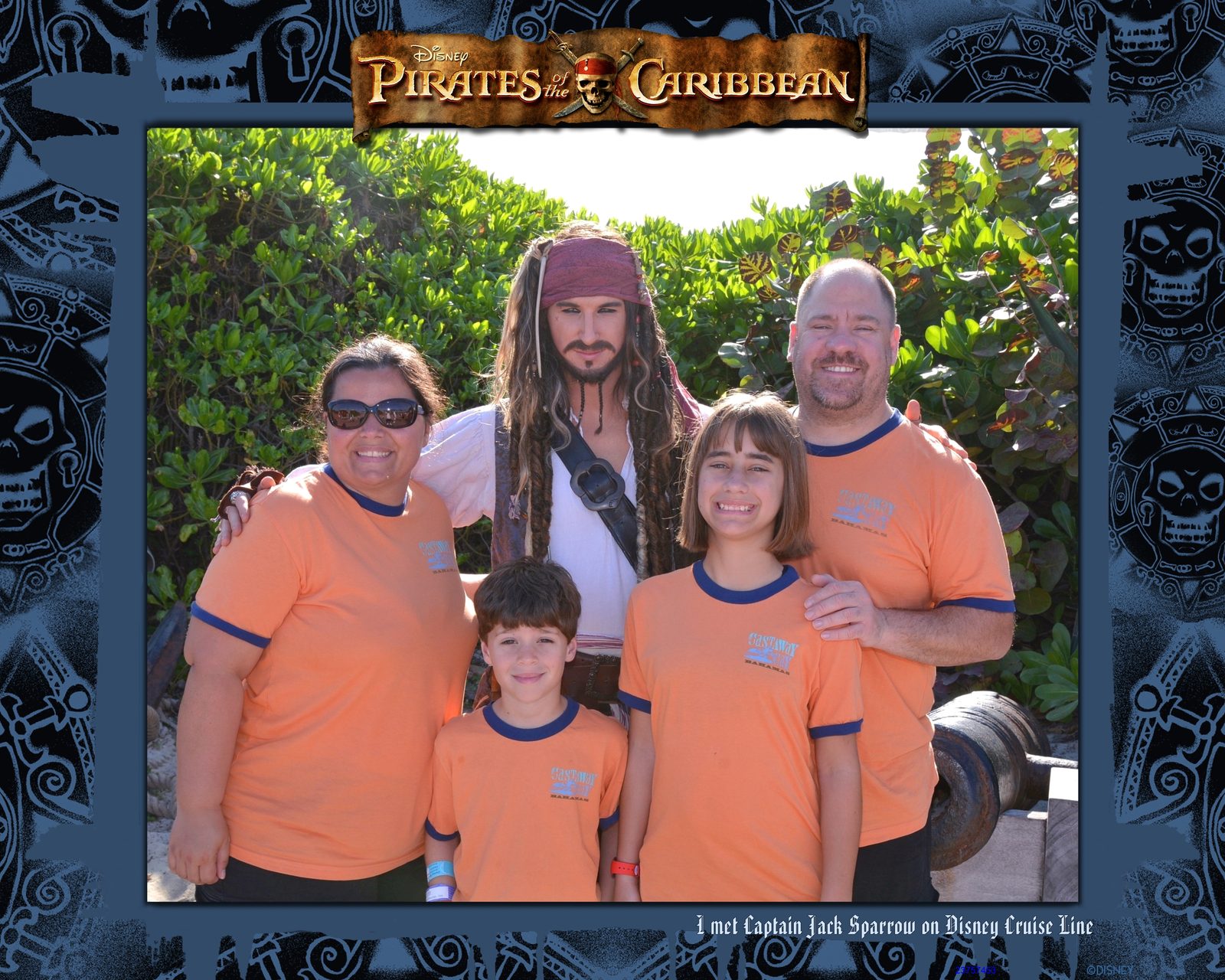 Lisa, Thomas and me meet Captain Jack Sparrow at Castaway Cay