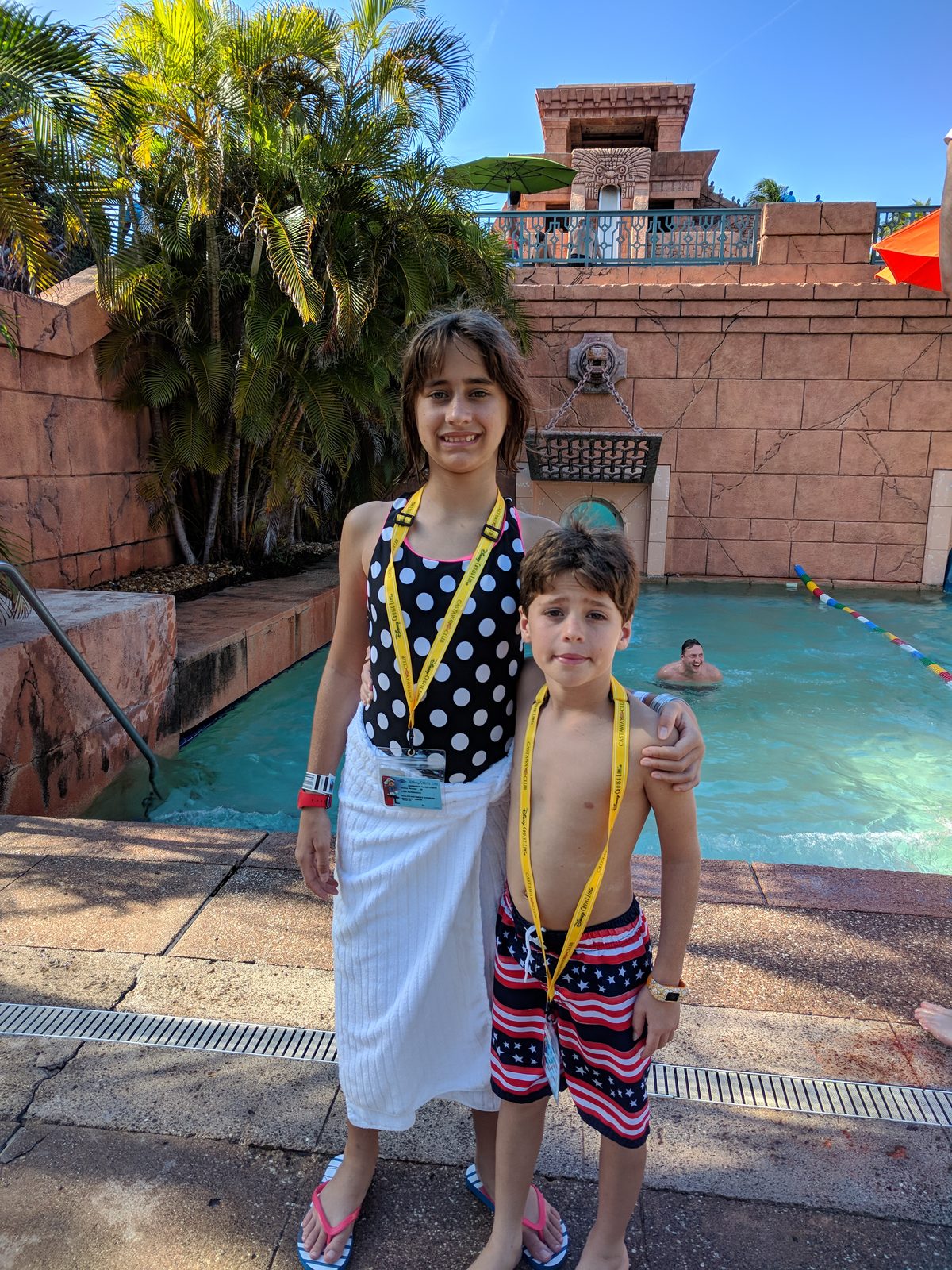 Lisa and Thomas by the pool at Atlantis