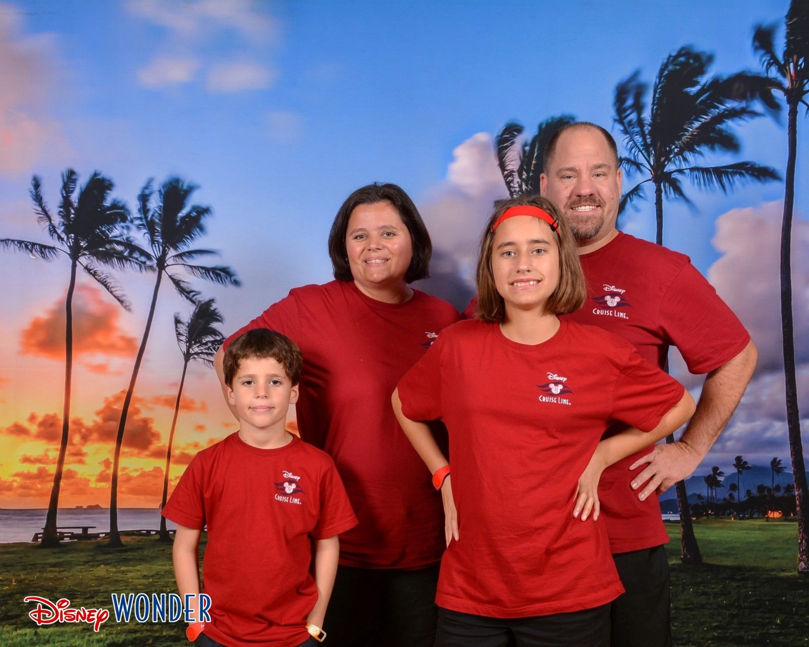 Sunset portraits under the palm backdrop