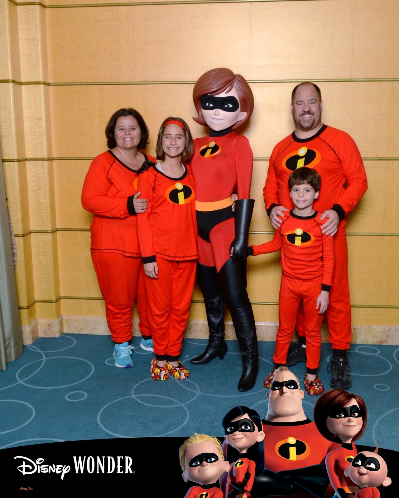Kathy, Lisa, Mrs. Incredible, Michael & Thomas, the family dressed as The Incredibles for Halloween on the High Seas