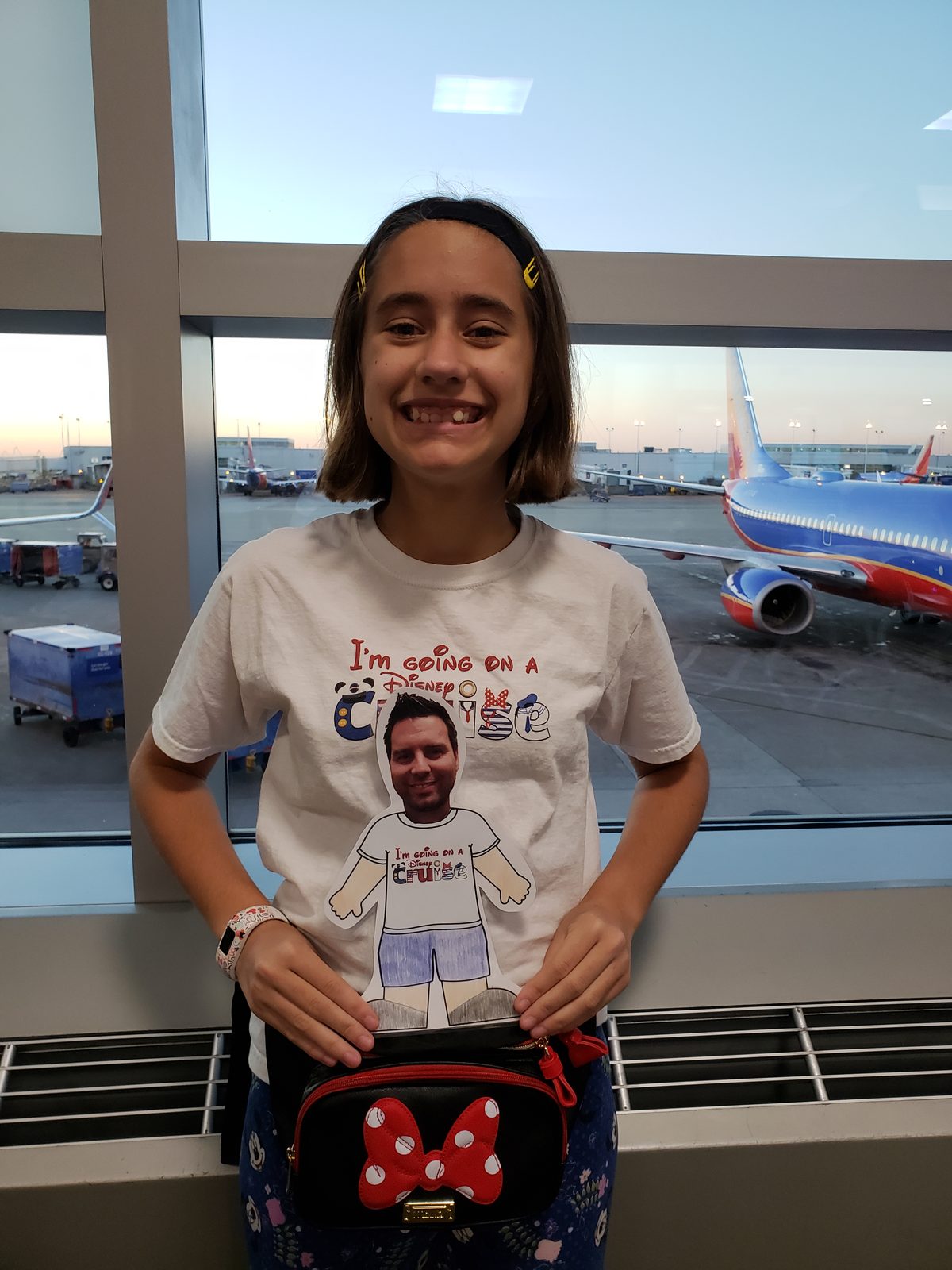 Lisa ready for the cruise at the gate