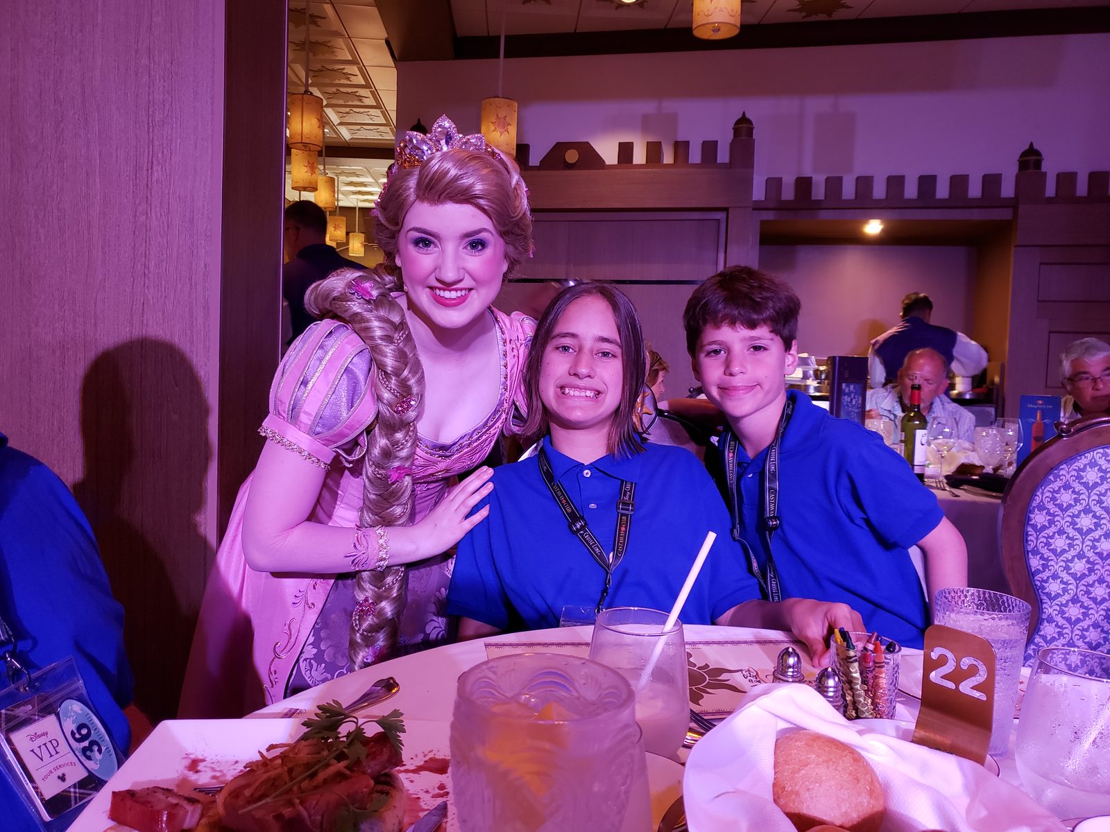 Rapunzel visits Lisa and Thomas at dinner
