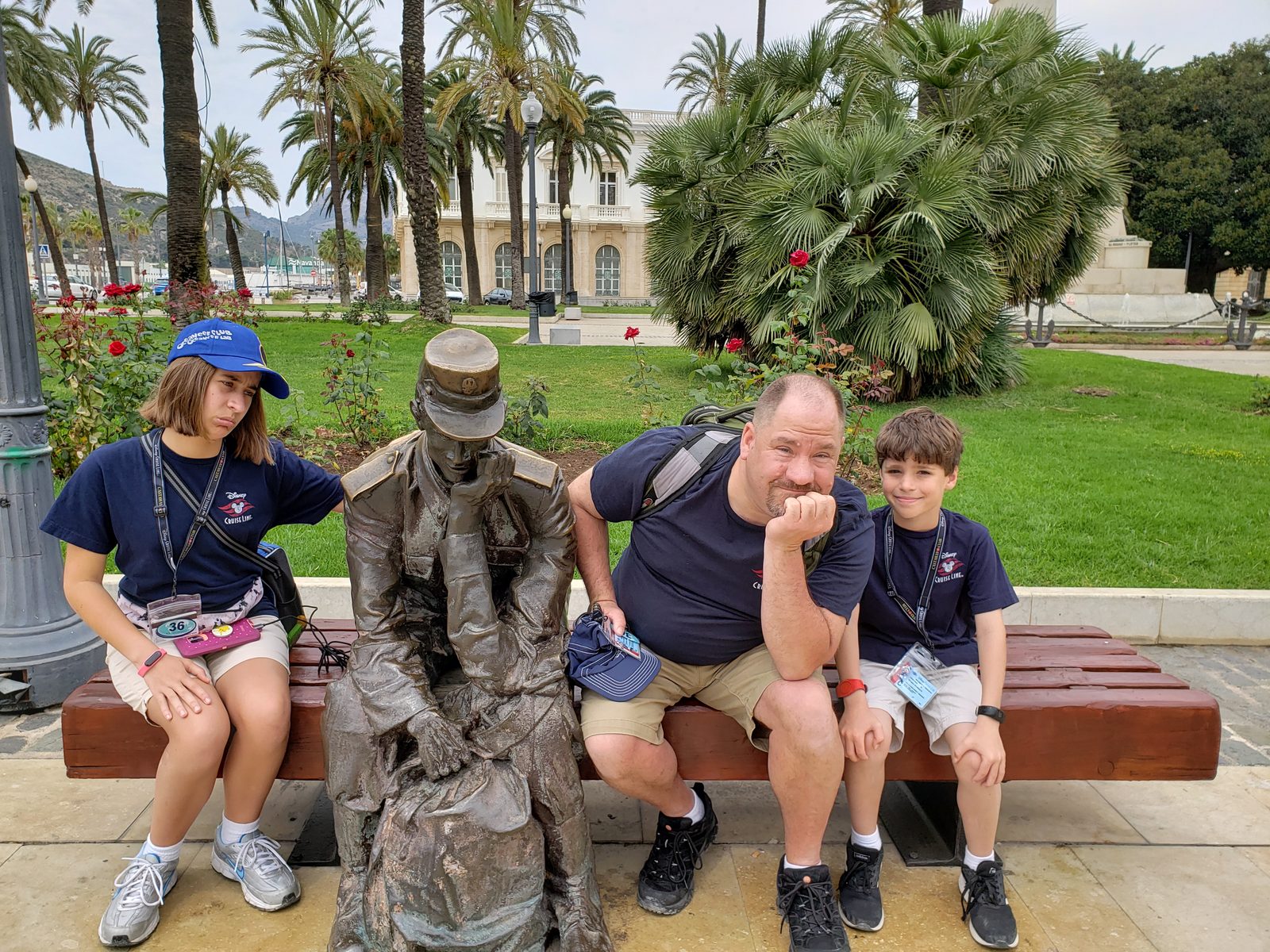 Lisa, Thomas and me with the crouching-man statue
