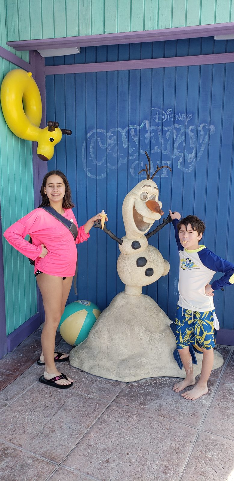 Lisa and Thomas with the Olaf sculpture at Castaway Cay