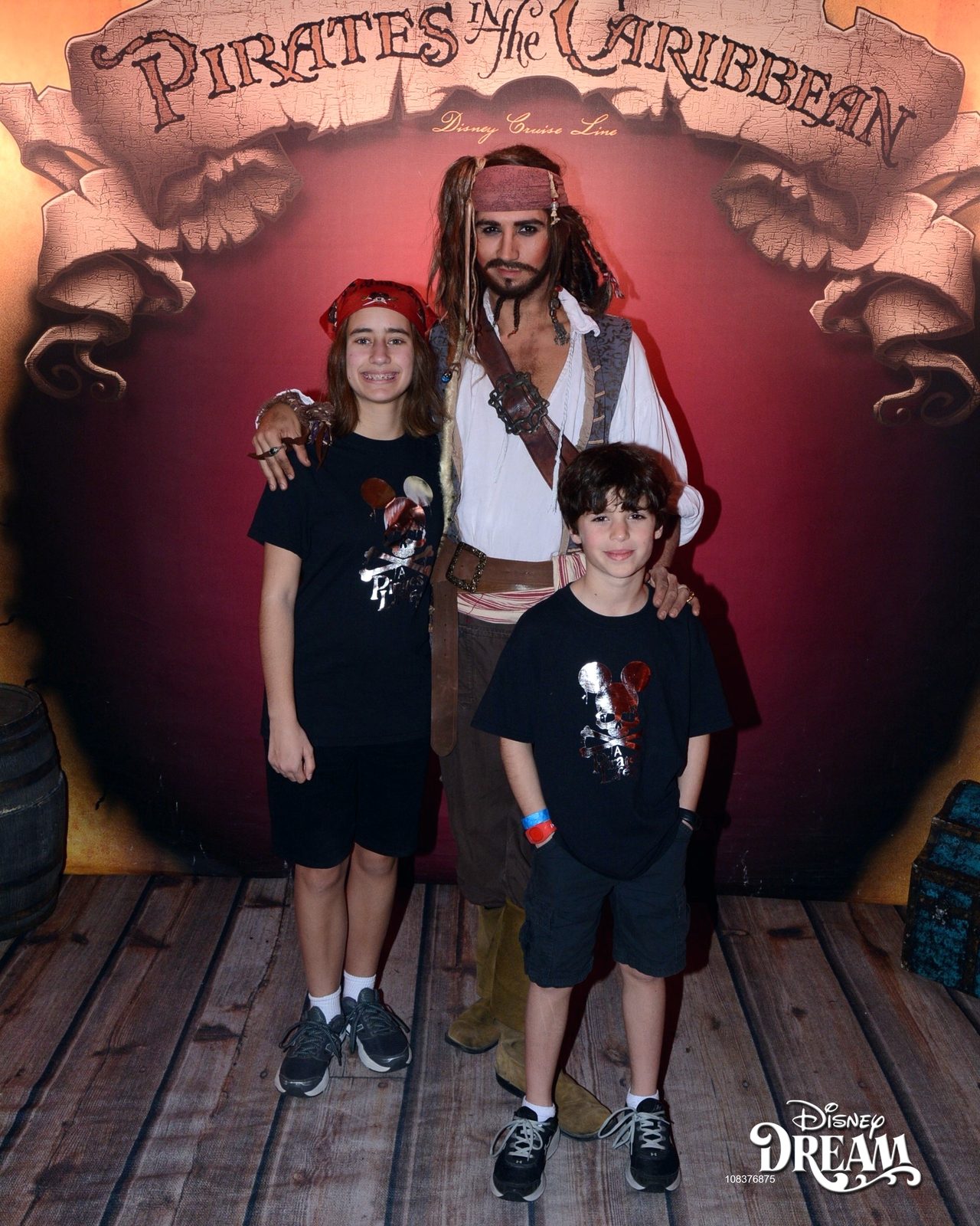 Lisa and Thomas with Captain Jack Sparrow