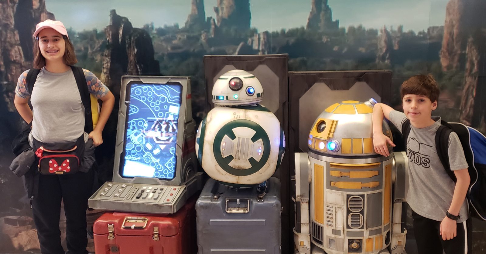 Lisa and Thomas with the droids in Orlando