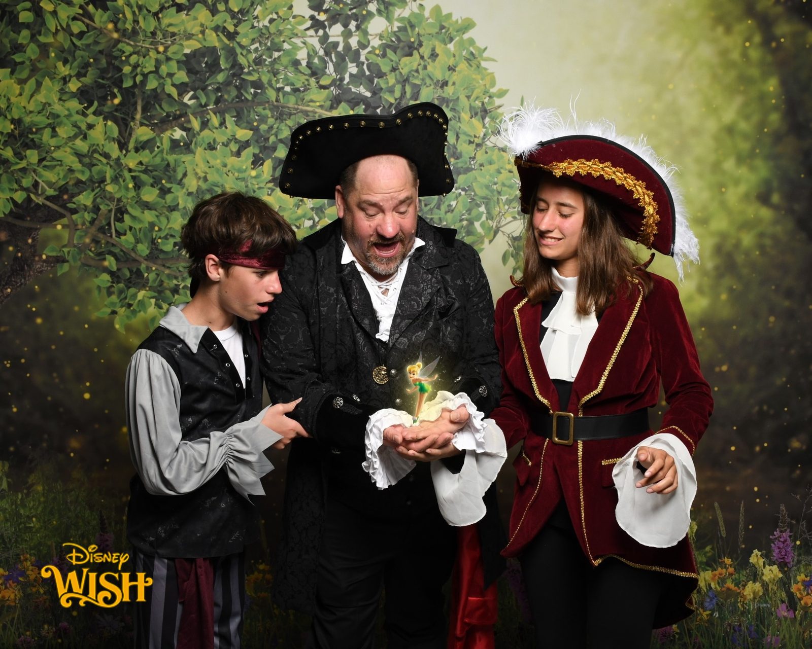Thomas, Michael and Lisa finding Tinker Bell on Pirate Night