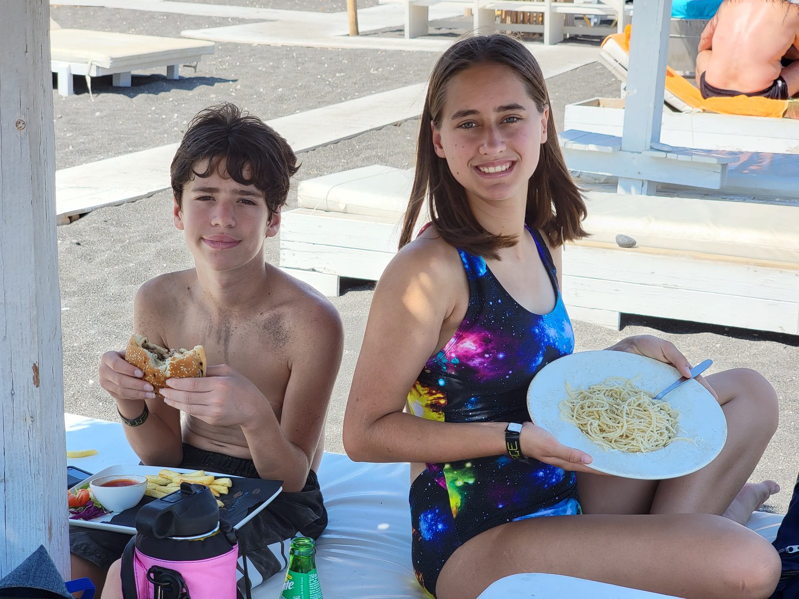 Thomas and Lisa having lunch at the beach taverna
