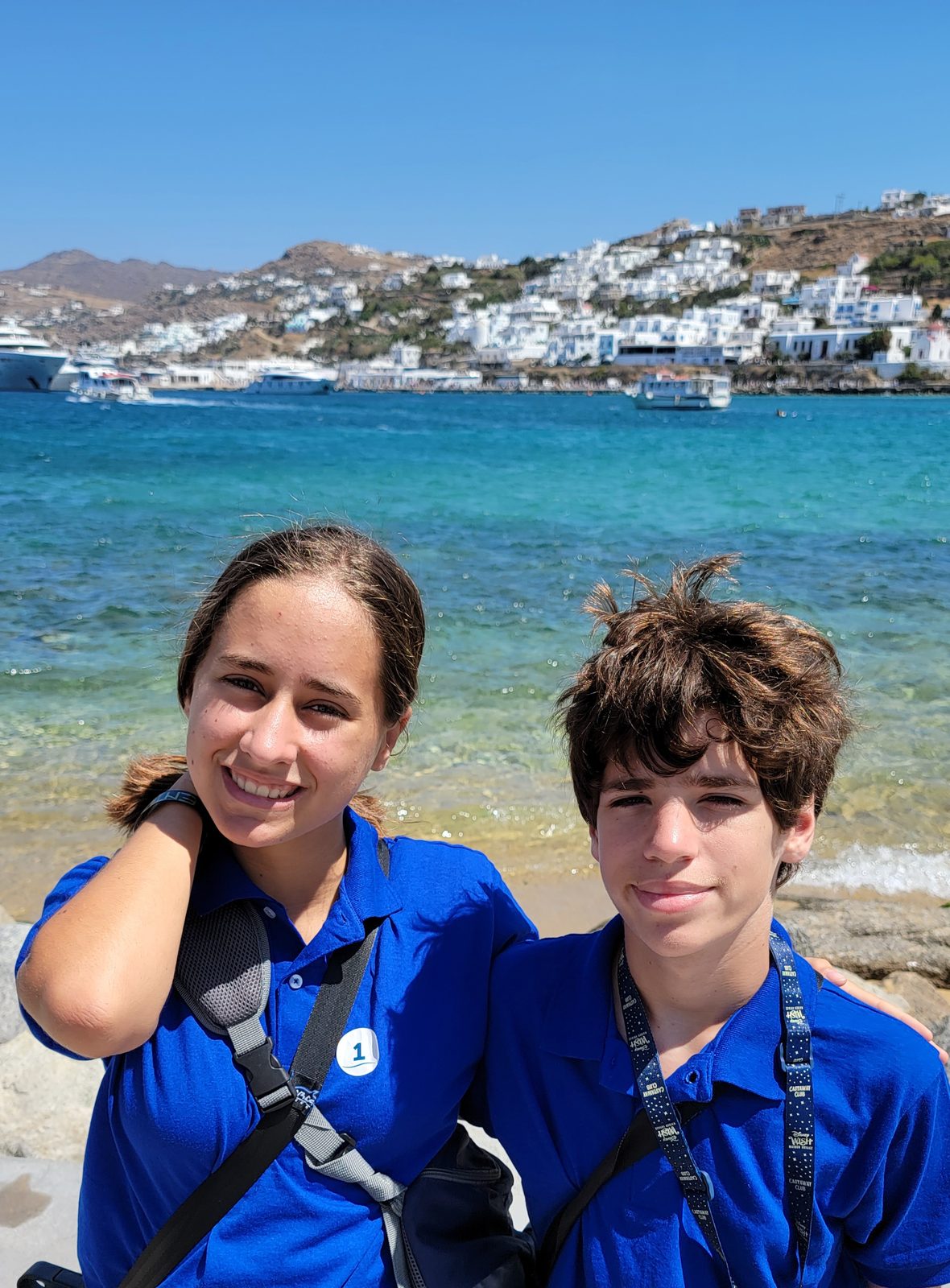 Lisa and Thomas by the water in Mykonos