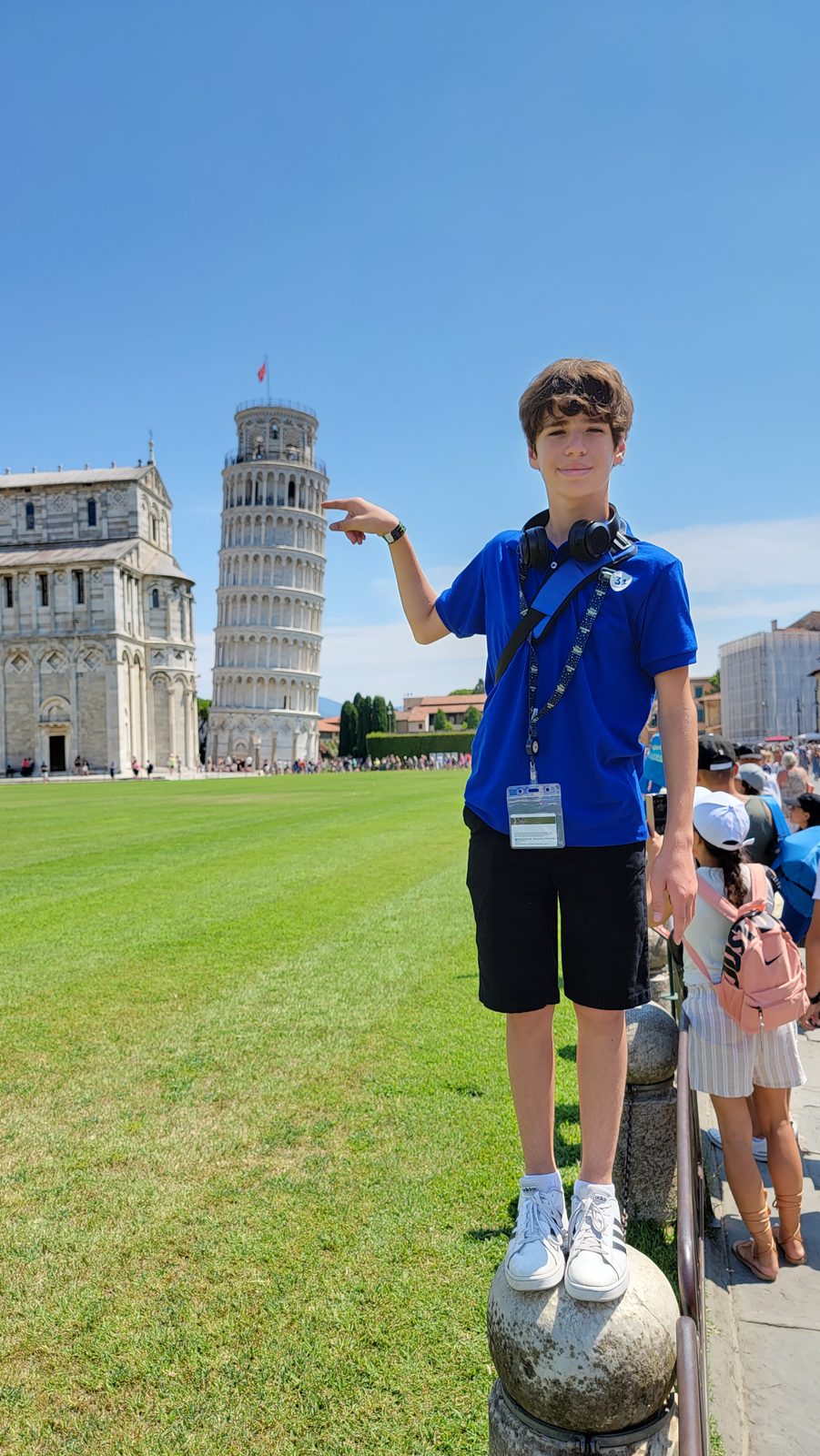 Thomas pointing at the Leaning Tower