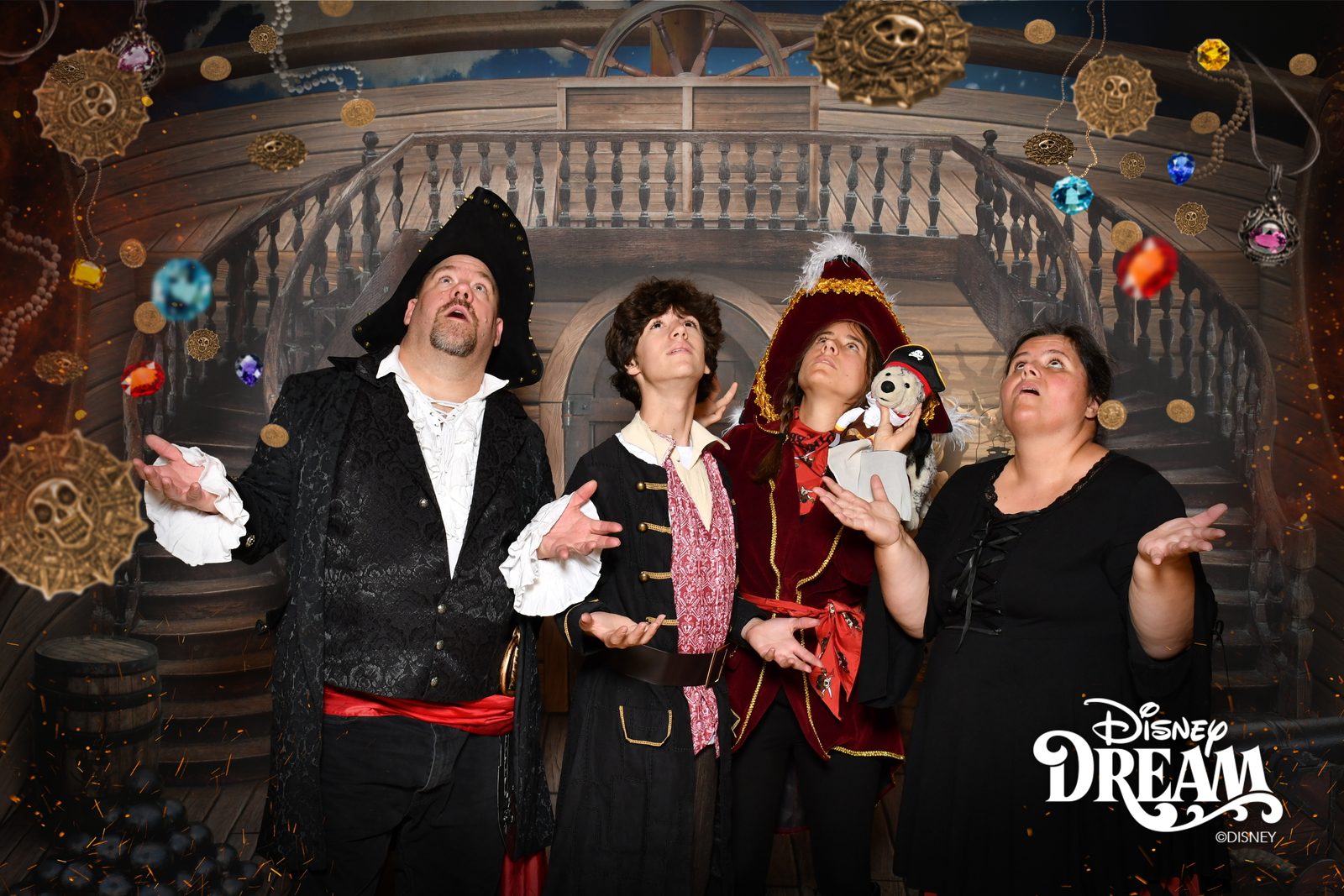 Lisa, Thomas and me dressed as pirates