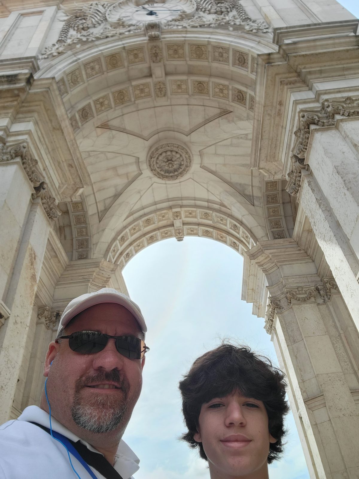 Michael and Thomas under the Rua Augusta arch
