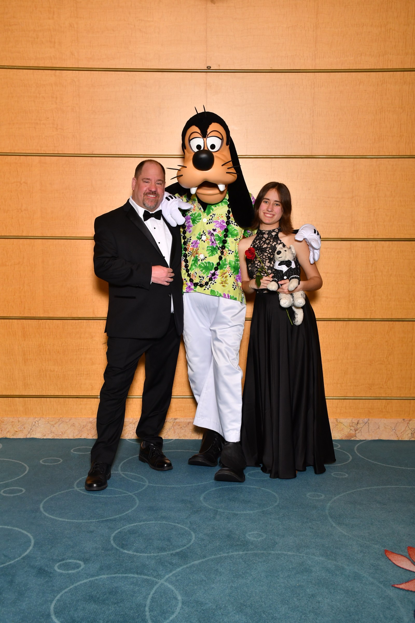 Michael, Goofy in his Hawaiian shirt and Lisa with Bob, dressed for Palo