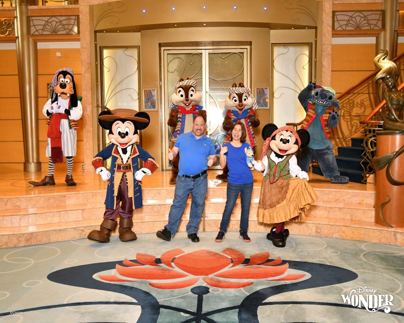 Pirate Mickey, Goofy and friends in the atrium