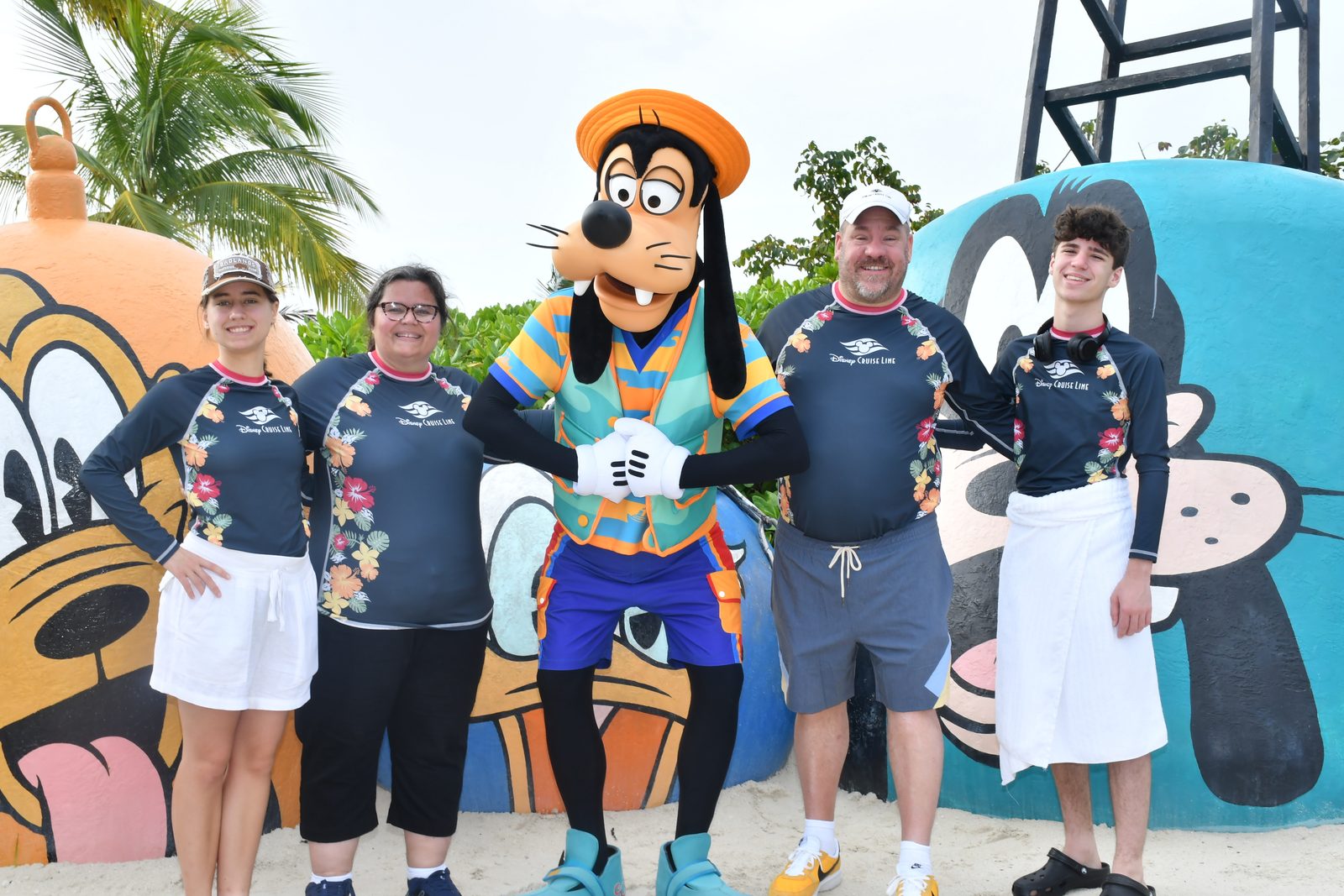 Meeting Goofy on the beach