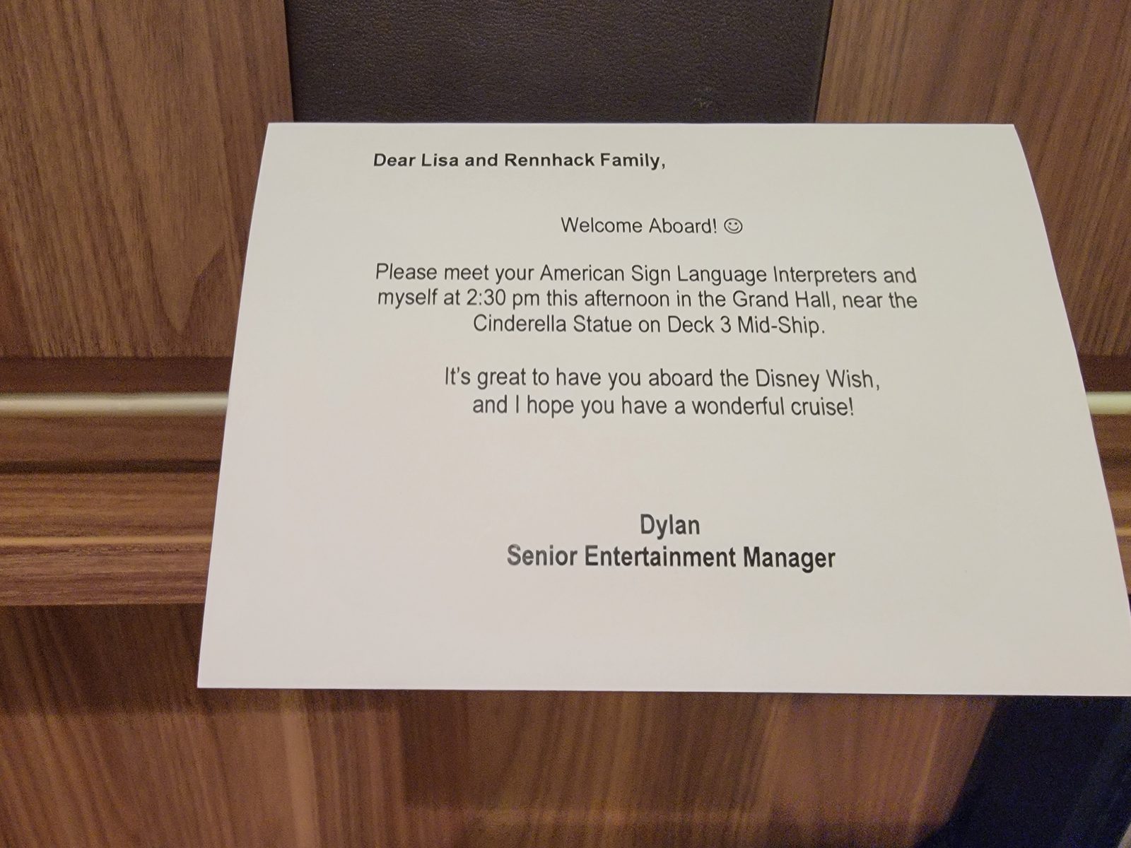 The note welcoming Lisa and the family aboard