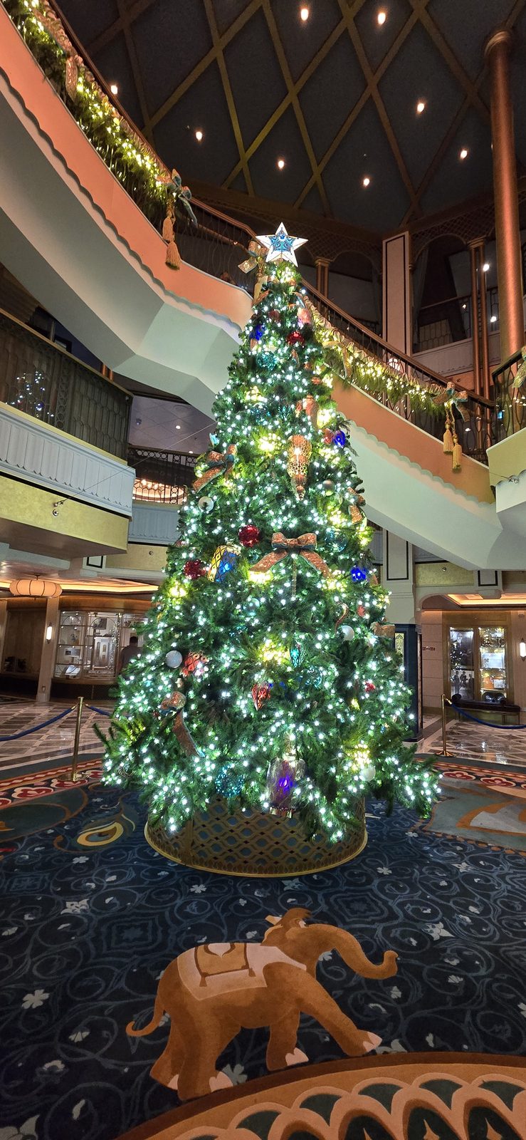 The Christmas tree in the Grand Hall of the Treasure