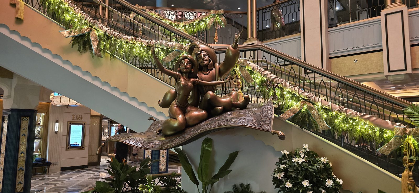 The Aladdin and Jasmine statue in the Grand Hall on the Treasure